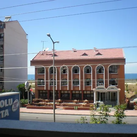 Hotel Uzunkum 3*